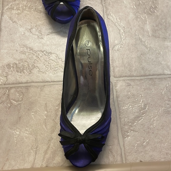 Pulse Heels - Picture 4 of 4